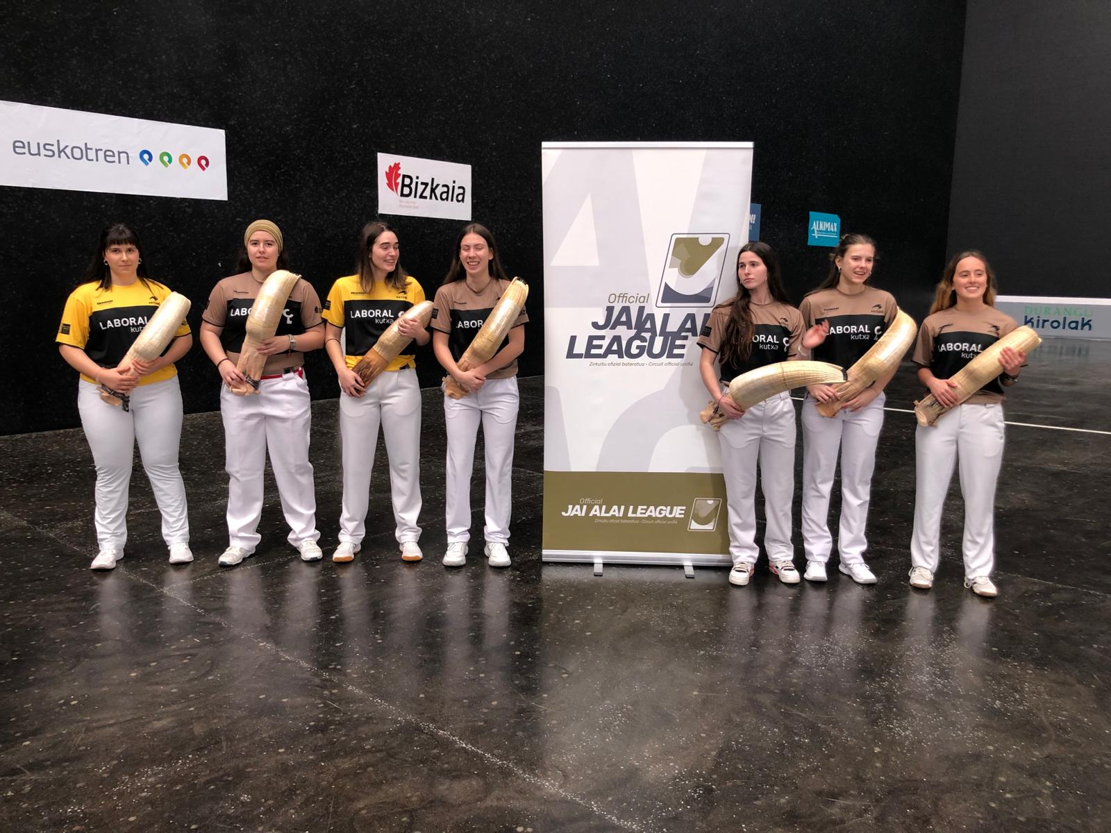 Puntistas participantes en el Winter Series de Durango que se ha presentado este jueves.