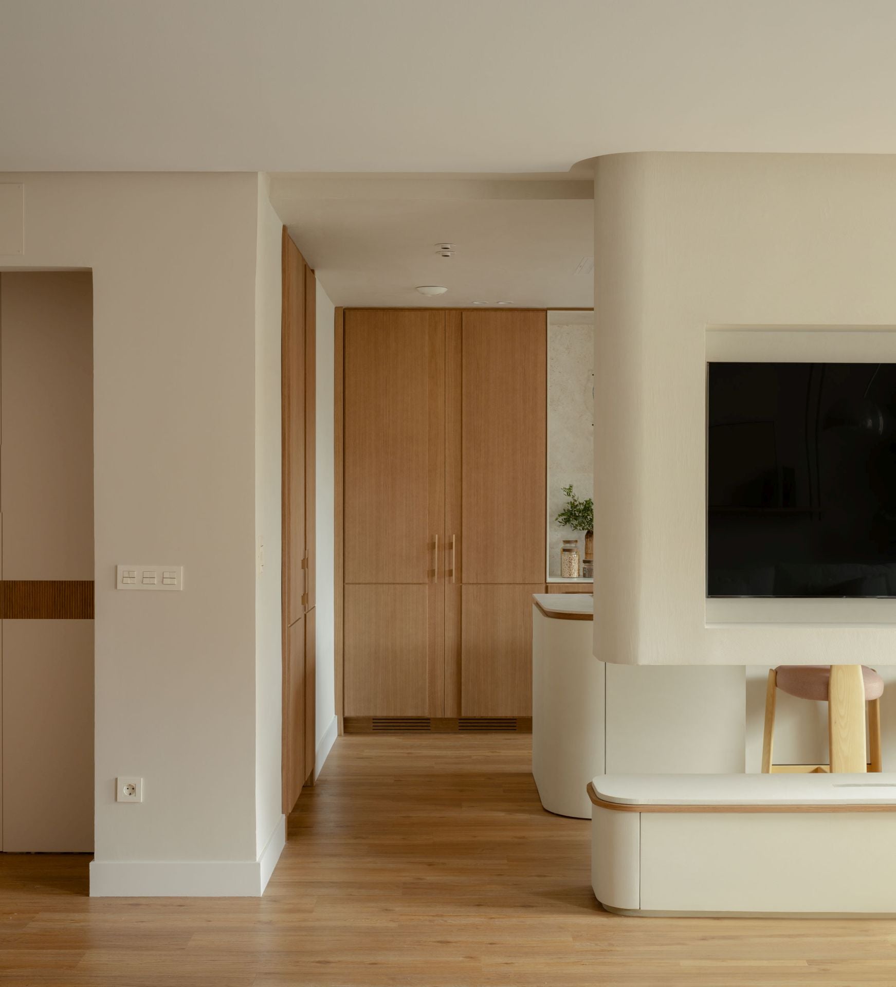 Este piso de un matrimonio y su hija es un oasis de paz en pleno centro de Bilbao