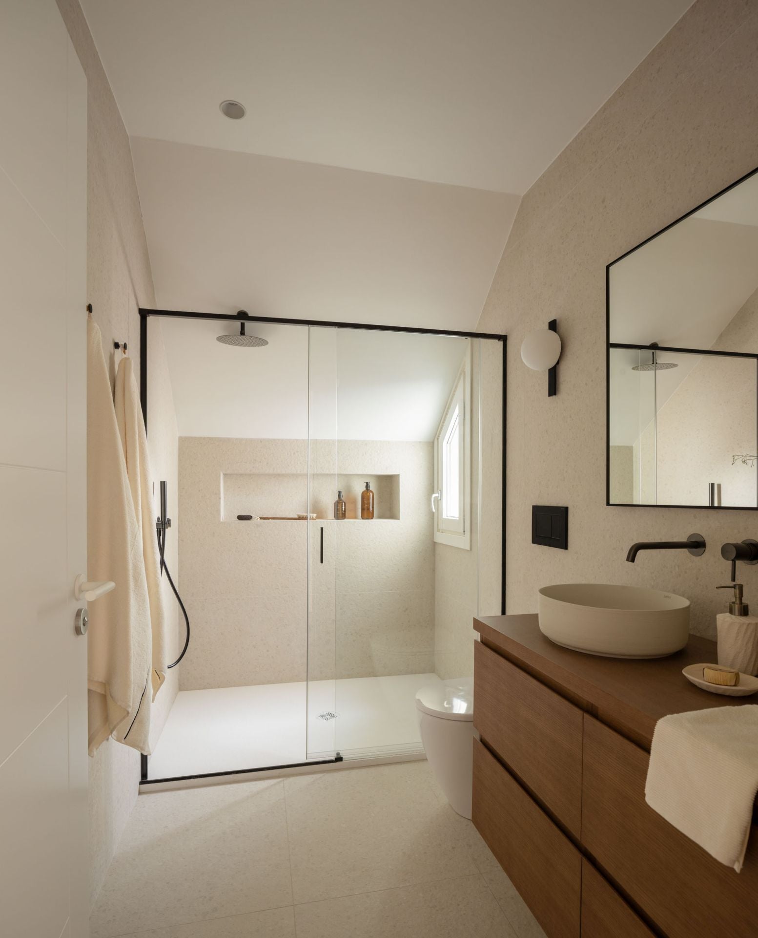 Este piso de un matrimonio y su hija es un oasis de paz en pleno centro de Bilbao