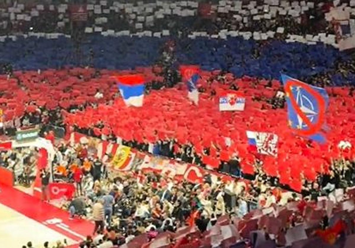 Polémica en la Euroliga por el tifo de la bandera de Rusia con el que el Estrella Roja recibió al Zalgiris
