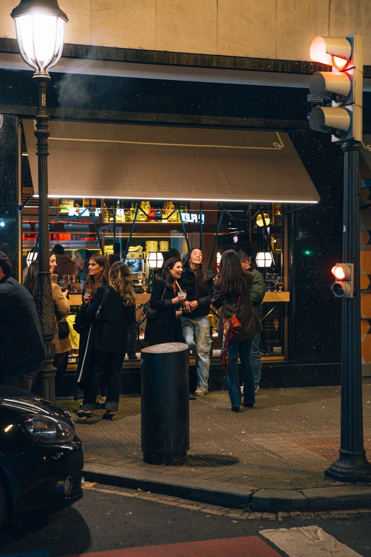 Los reyes del &#039;tardeo&#039; en Bilbao llevan el buen ambiente a su nuevo bar del centro