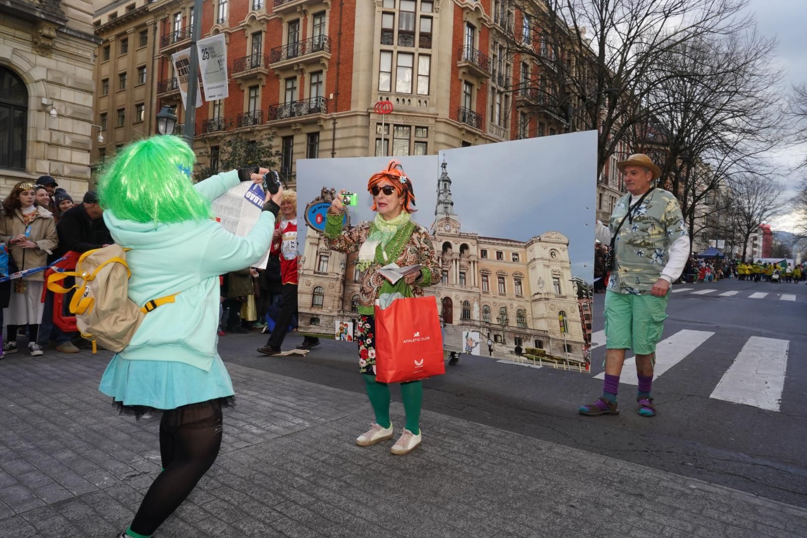 Bilbao se disfraza del mundo entero