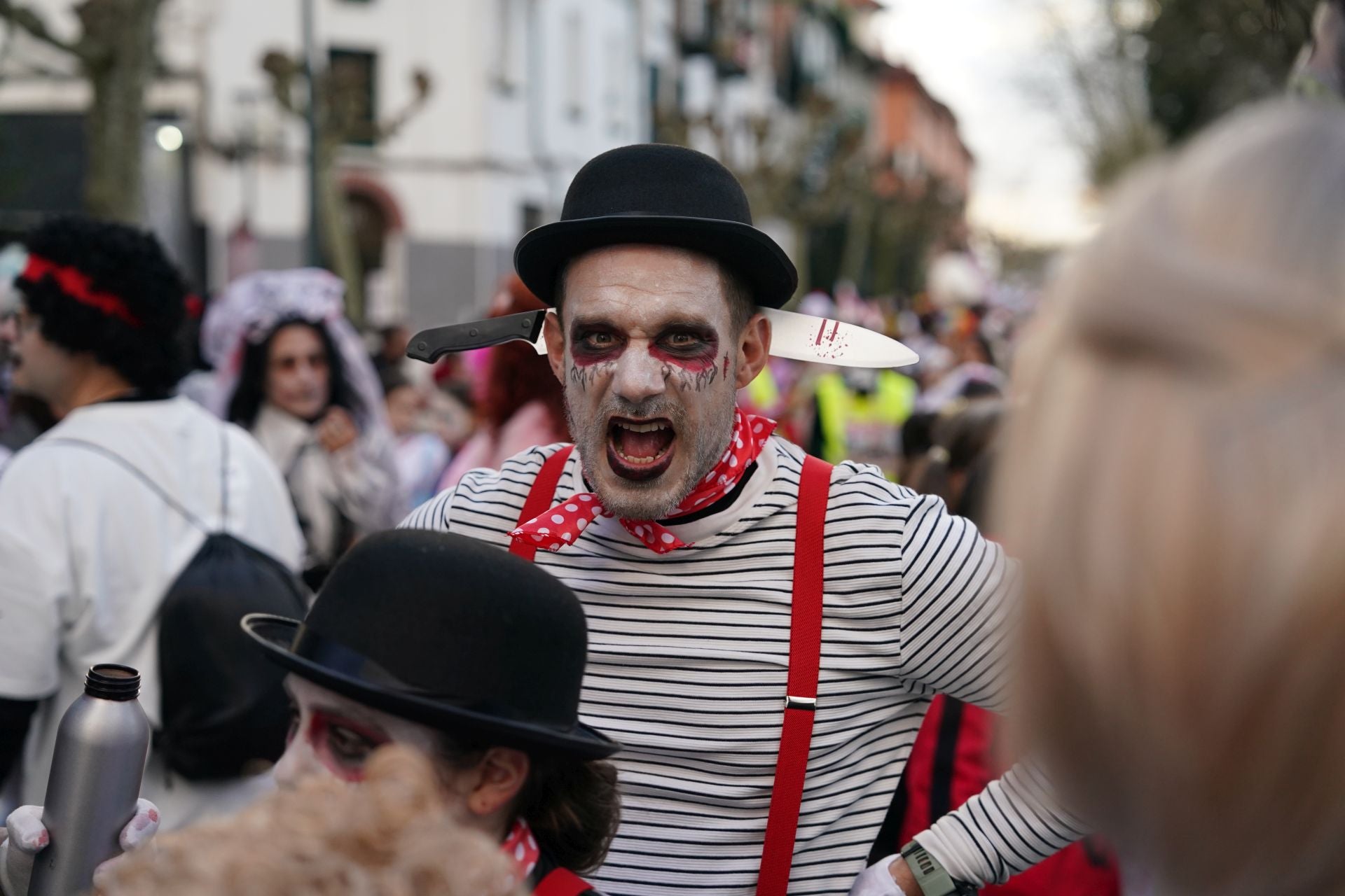La gabarra, Mario Bros, yogures Danone... Barakaldo se llena de originales disfraces