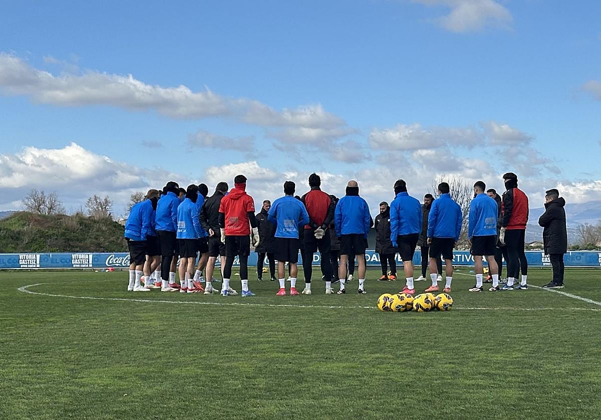 Imagen del último entrenamiento del Alavés en Ibaia.