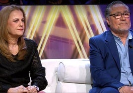 Los padres de Montoya, Luisa y Juan Carlos, en el plató de ¡De Viernes!