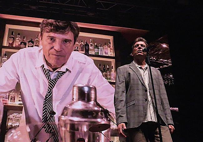 Javier Ojeda agigantado en la pantalla.