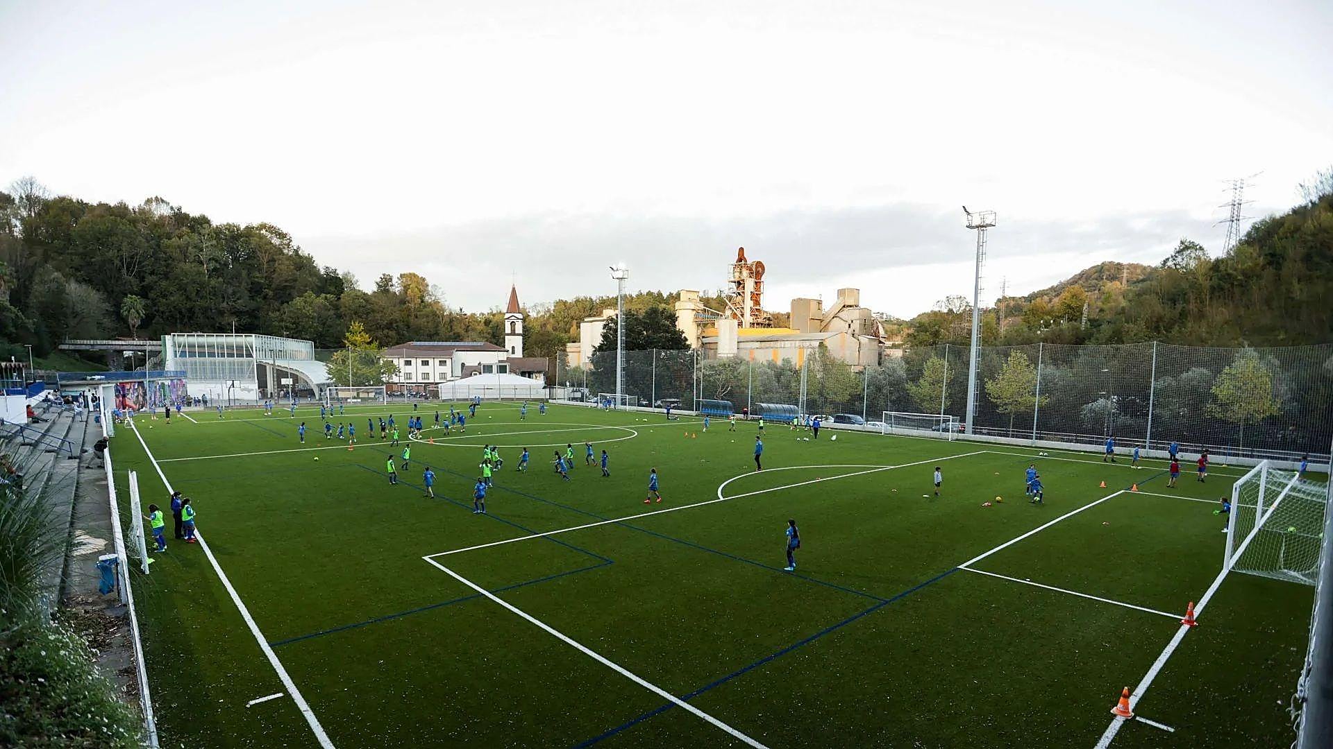 Referee Documents Insults and Threats from Youth After Party Suspension Incident