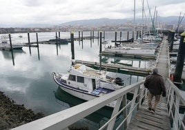 Amarres vacíos en el Puerto Deportivo de Getxo y una veintena de barcos, en «muy mal estado».
