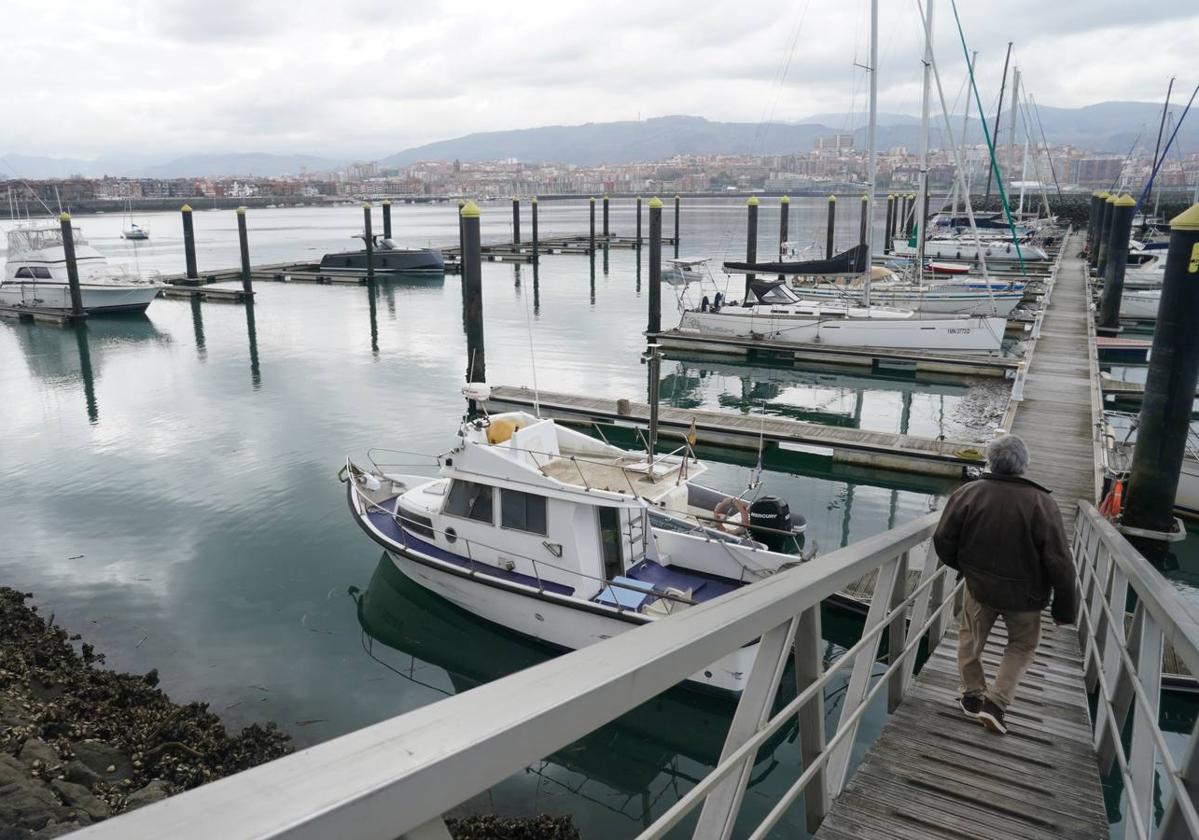 El Puerto Deportivo de Getxo solo amarra la continuidad de 300 propietarios de barcos