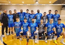 El senior masculino de voleibol de Galdakao en su último partido.