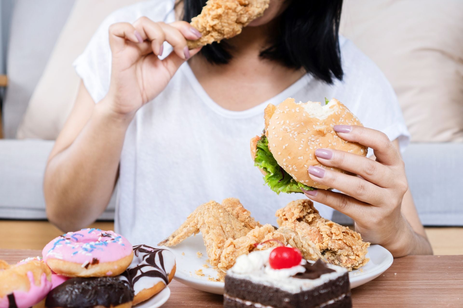 Alertan de que la adicción a la comida puede generar dependencia como la heroína