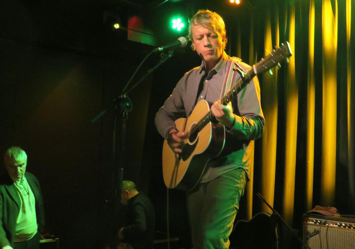 A Steve Gunn le molesta la puerta del baño