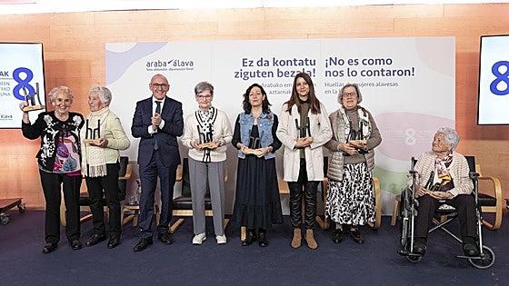«Reconocemos el legado de las mujeres que han sido claves para construir la Álava de hoy»