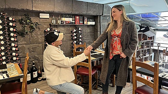 «La boda será como la pedida de mano, de película»