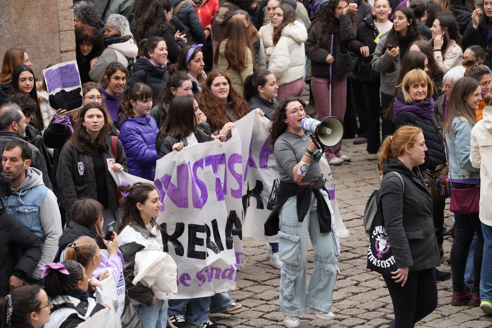 Las mejores fotos de los actos del 8M en Vitoria