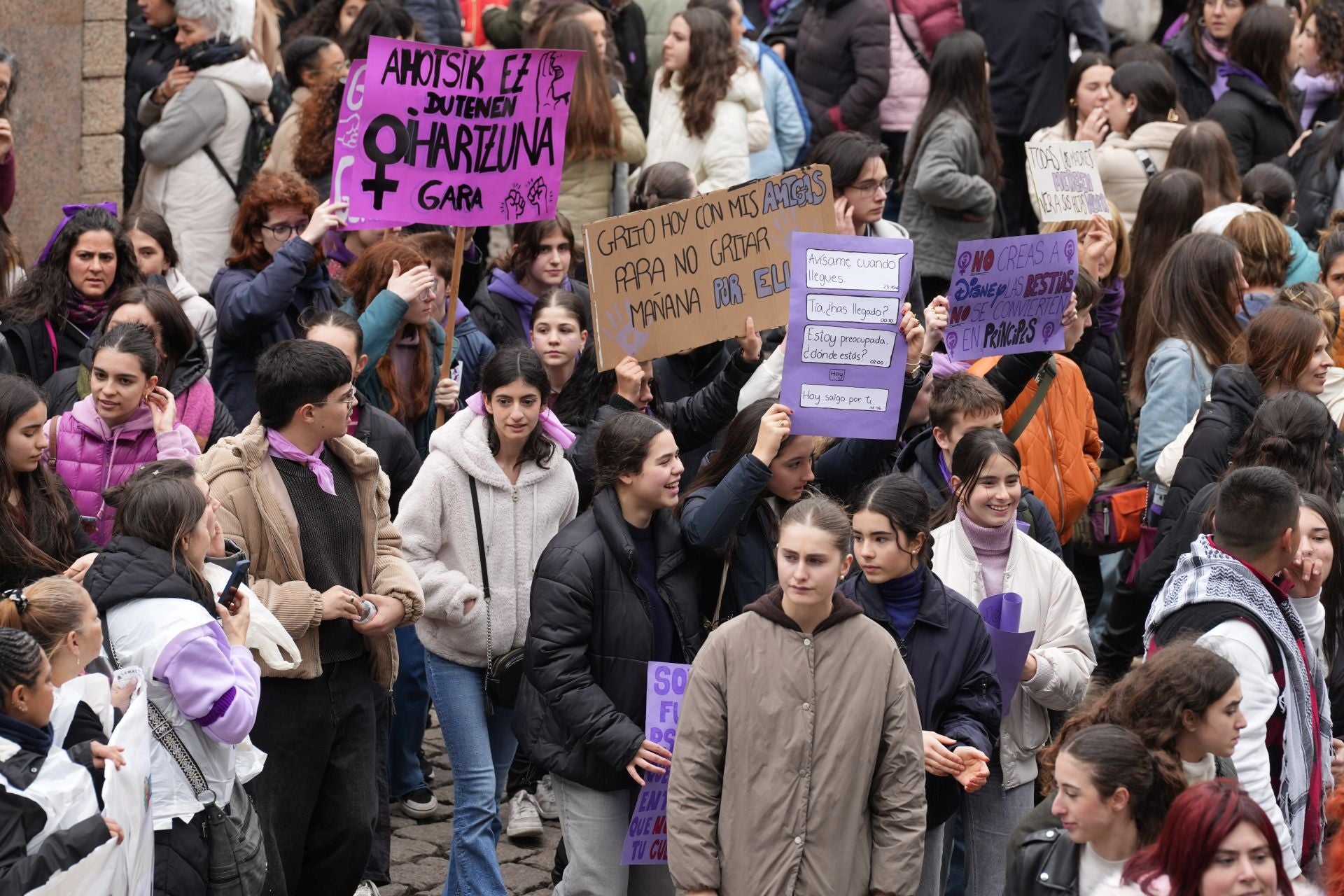 Las mejores fotos de los actos del 8M en Vitoria