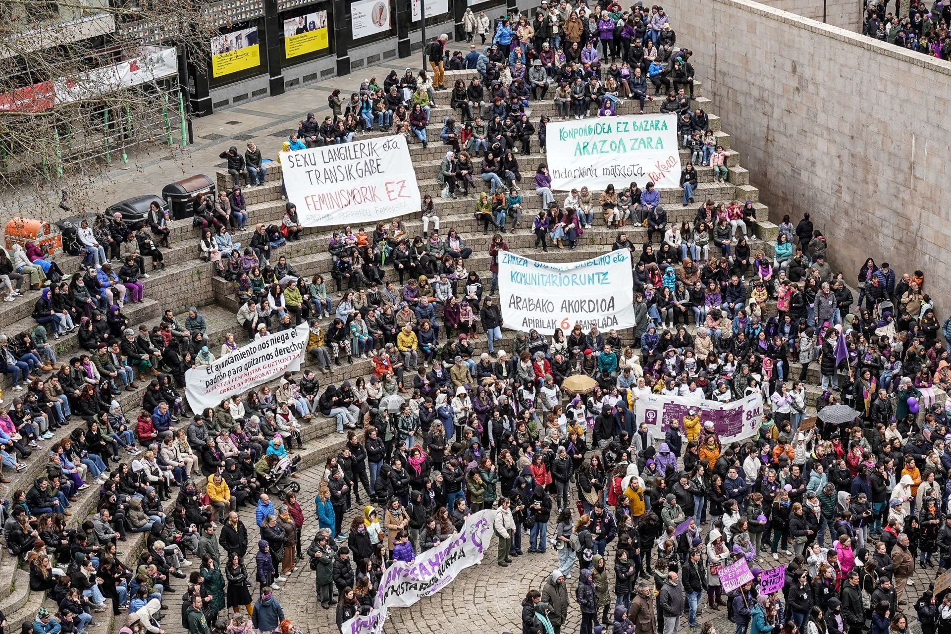 Las mejores fotos de los actos del 8M en Vitoria
