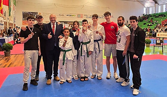 Reconocidos en varias categorías.