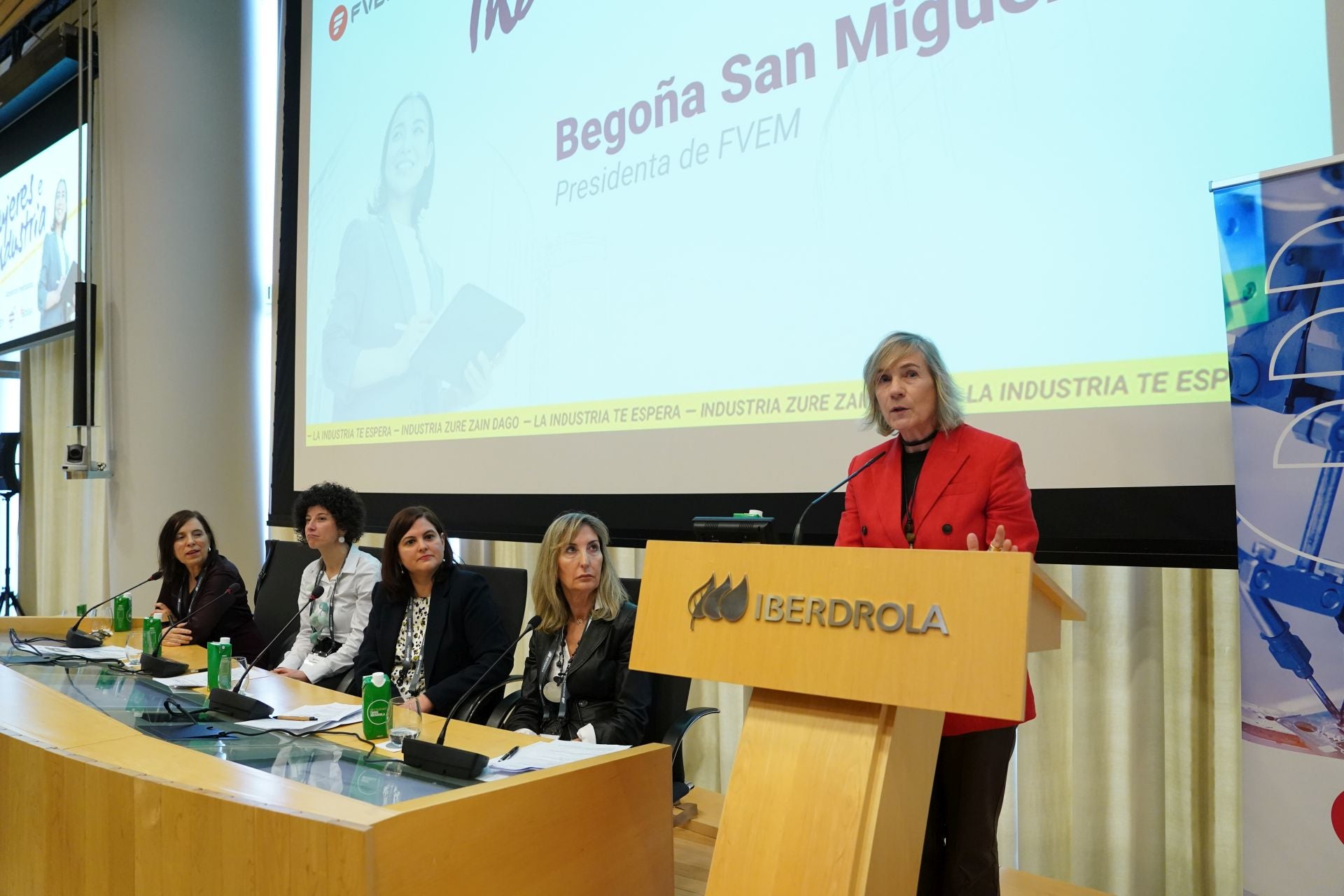 La presidenta de FVEM, Begoña San Miguel, en la inauguración del encuentro celebrado en la Torre Iberdrola.