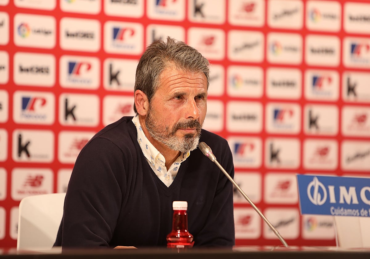 Rafa Alkorta en Lezama cuando era director deportivo del Athletic.