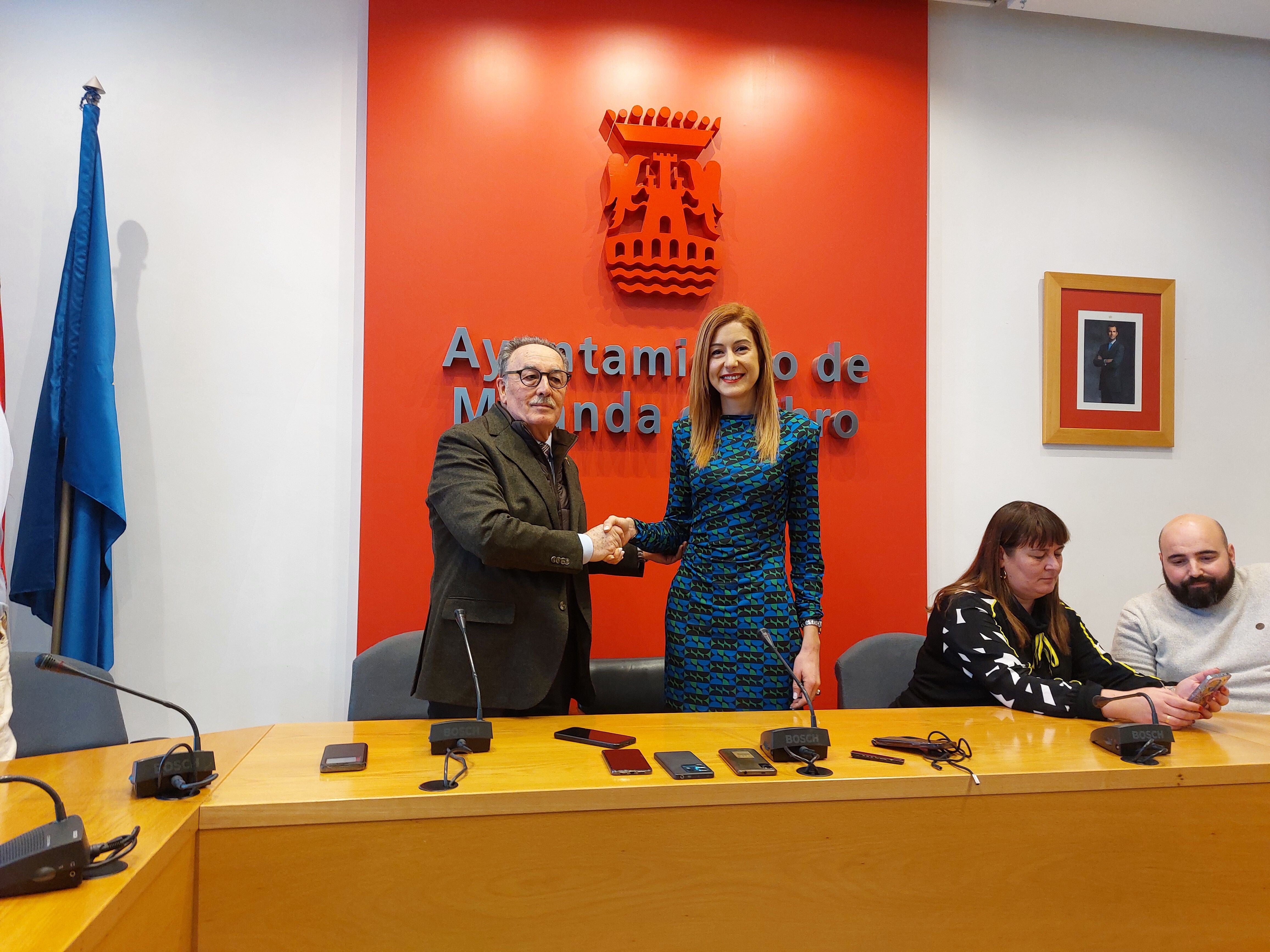 La edil asegura que nadie del ente provincial ha contactado con el Consistorio.