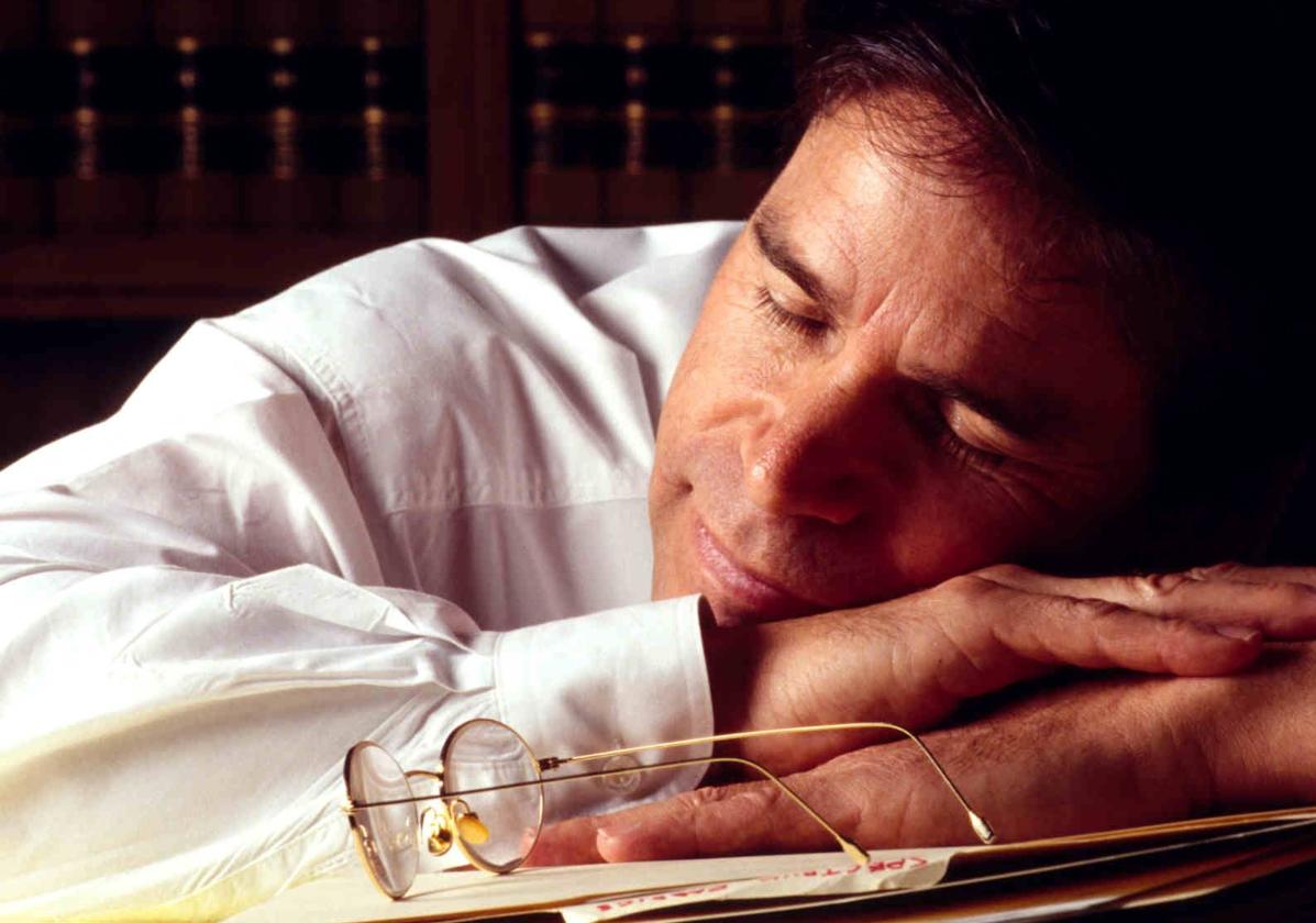 ¿Te duermes en el trabajo? Apunta estos consejos