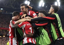 Los jugadores celebran uno de los dos goles ante el Rangers.