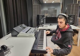 El grado en Producción de Música y Sonido para la Industria del Entretenimiento cuenta con la tecnología más avanzada y tres boxes adaptados a cada curso.