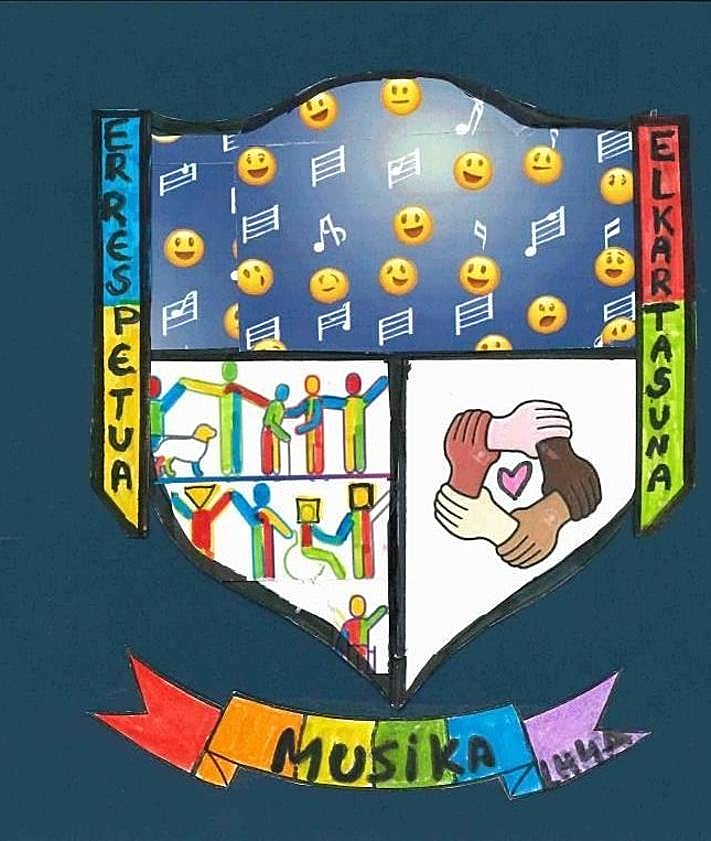Imagen secundaria 2 - Los tres escudos ganadores del certamen en sus respectivas categorías. 