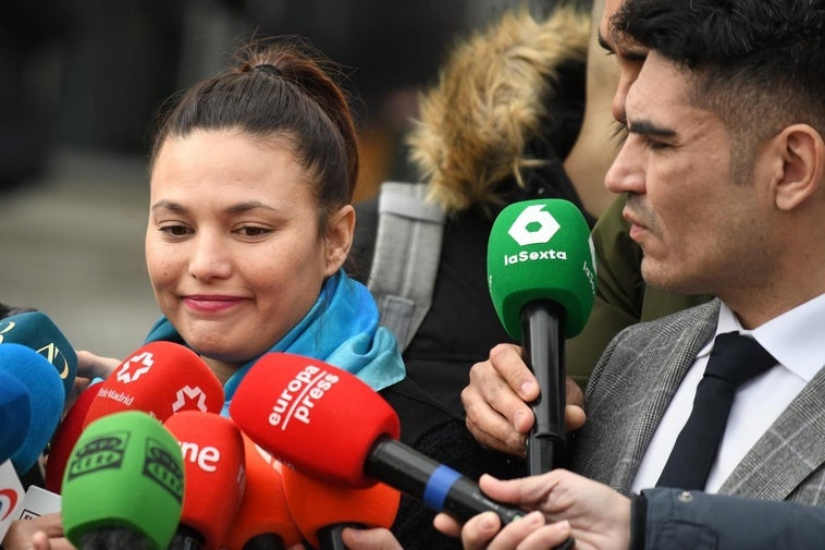 Elisa Mouliaá dona 54.000 euros a una ONG de apoyo a víctimas de violencia de género