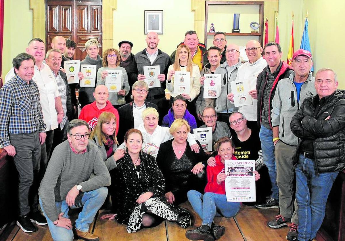 Cocineros, cocineras, alcaldes, alcaldesas y voluntariado estuvieron presentes en la presentación en Ermua.