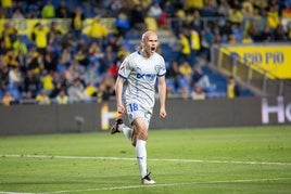 Guridi celebra su gol a Las Palmas.