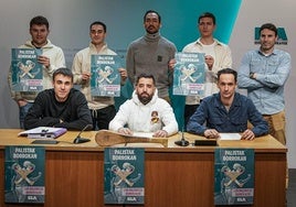 Rueda de prensa ofrecida por los palistas en la sede del sindicato ELA.
