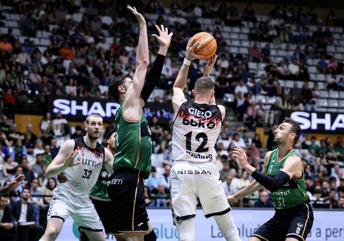 El 1x1 del Joventut-Bilbao Basket. Gielo, el MVP. ¿Y para ti quién ha sido el más destacado? Vota aquí