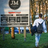 Entrada al colegio Jesús María, ubicado en las faldas de Artxanda.