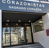 Acceso al colegio Corazonistas de Vitoria.