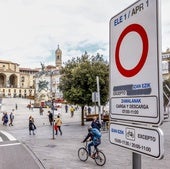 Más de 43.000 vehículos de Vitoria no podrán acceder al Casco Viejo y el Ensanche desde septiembre