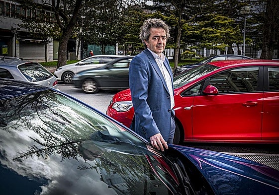 «Vitoria es una ciudad difícil para moverse en estos últimos tiempos», sostiene Ogueta.