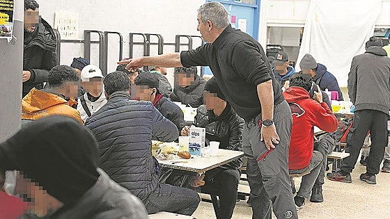 400 cenas al día para los musulmanes sin techo