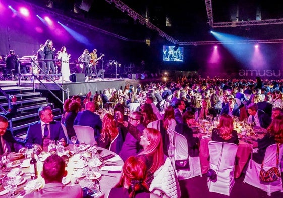 Un momento de la gala solidaria organizada por el Grupo Amutio en el Buesa Arena.