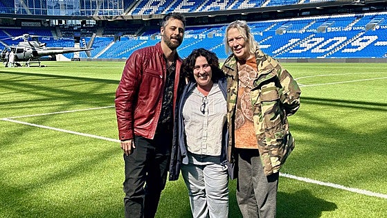 Arantxa Echevarría se ríe de la avaricia de ricos y pobres en San Sebastián