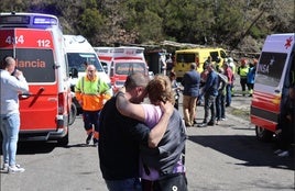 Algunos de los familares de las víctimas del accidente en la mina de Cerredo, se han trasladado a la zona.