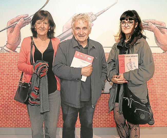 Asun Garikano, Bernardo Atxaga y Jone Irazu.