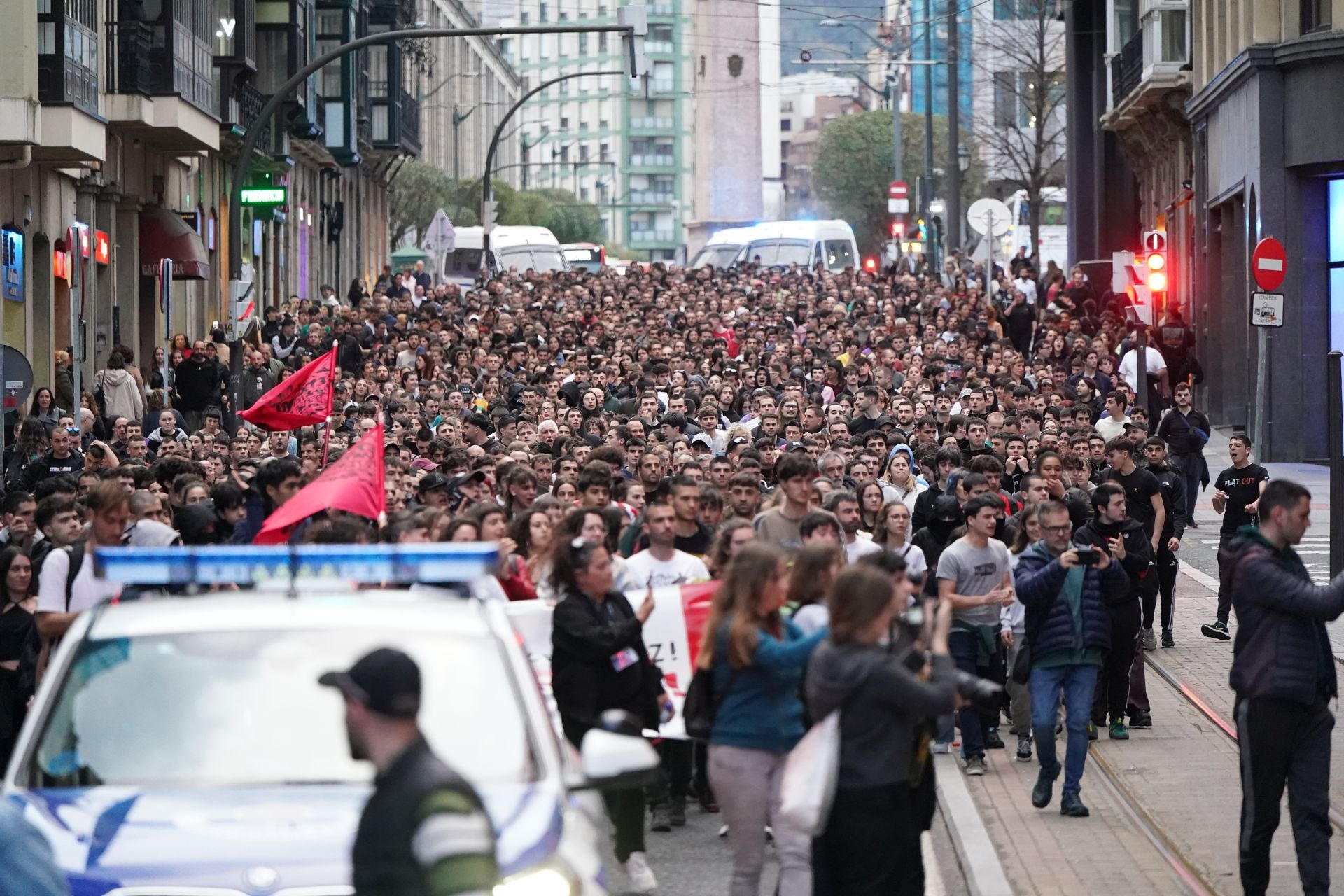 La manifestación contra el desalojo del gaztetxe de Rekalde, en imágenes