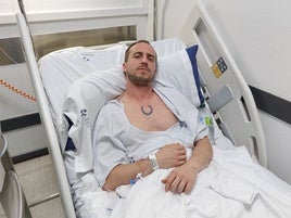 Iker, ayer en el hospital.