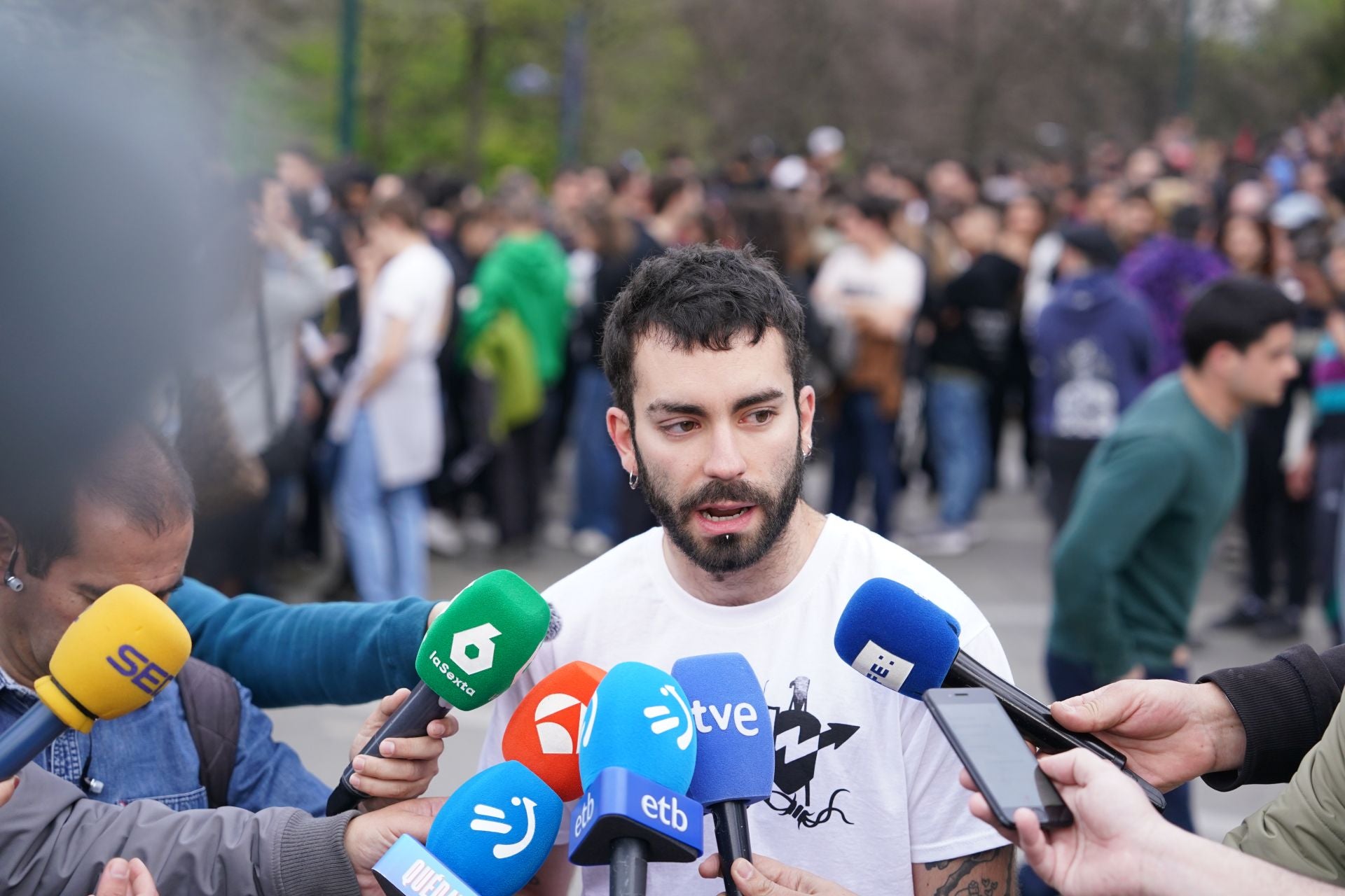 La manifestación contra el desalojo del gaztetxe de Rekalde, en imágenes