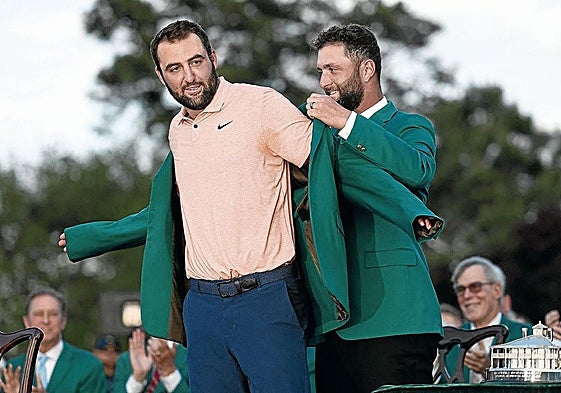 Rahm, ganador en 2023, puso la chaqueta verde hace un año a Scheffler.