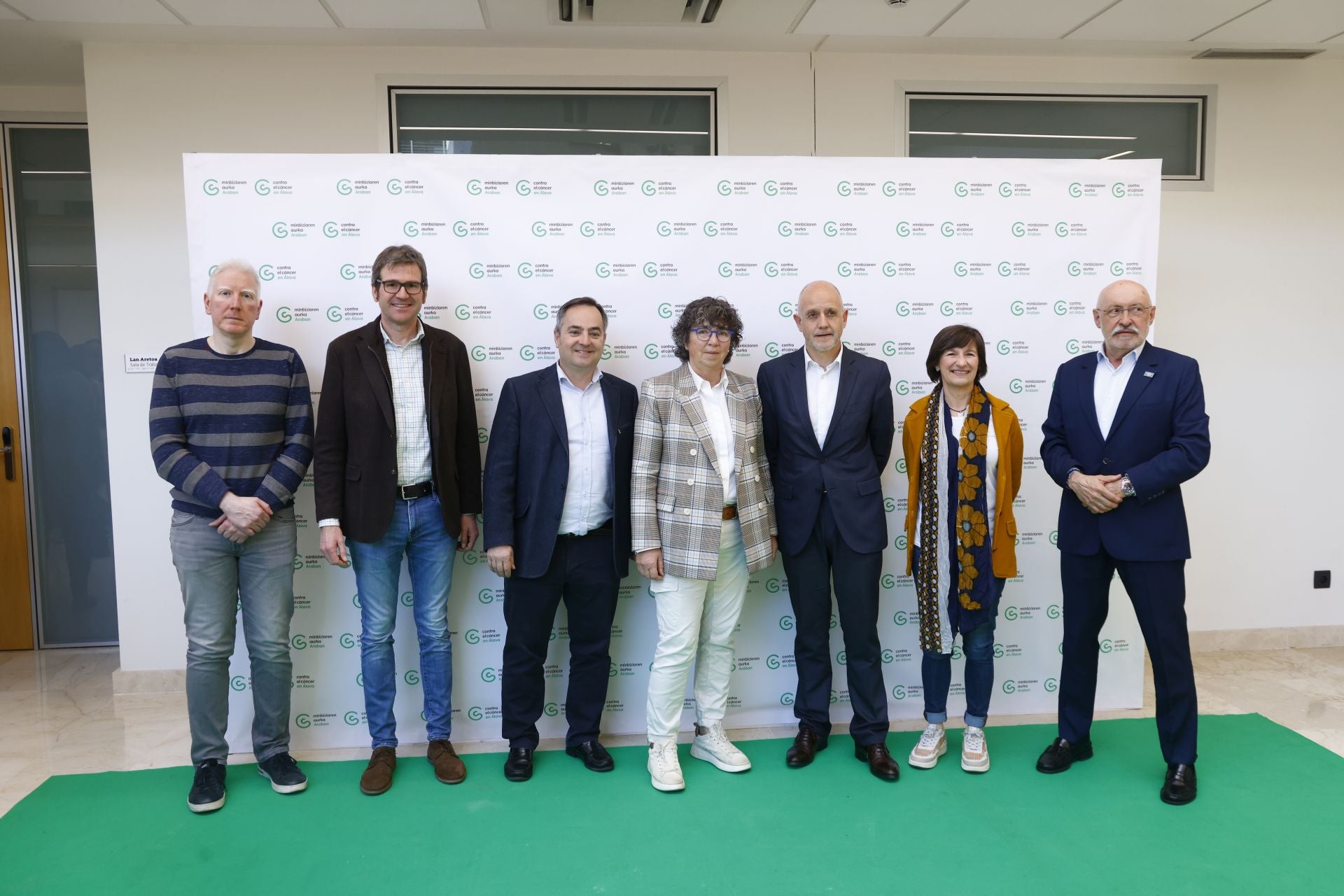 Jesús Ruiz, Gorka Urtaran, Pedro Rivero, Milagros López de Ocáriz, Aitor Otaola, Mirari Ayerbe y Jon Armentia.