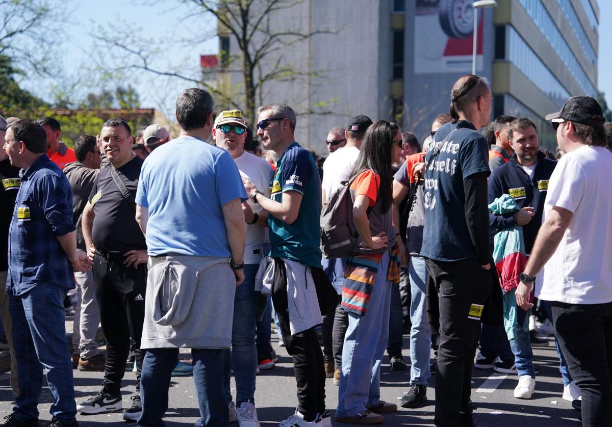 Movilizaciones en Bridgestone Basauri: los trabajadores paran la producción entre llamadas a la «unidad»