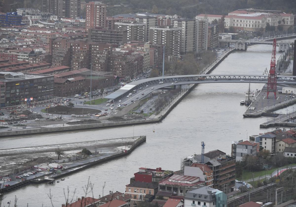 Bizkaia quiere llevar el tranvía a la Margen Izquierda y reactivar el transporte por la Ría